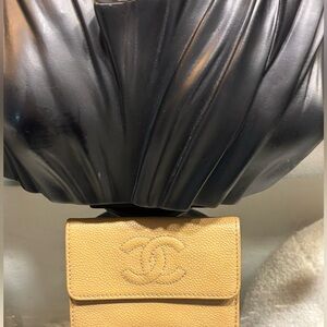 CHANEL compact Tan Leather Wallet with interlocking CC Logo COA